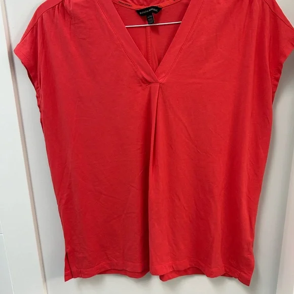 Banana Republic dark Coral V-Neck Tee size xl - Picture 3 of 4